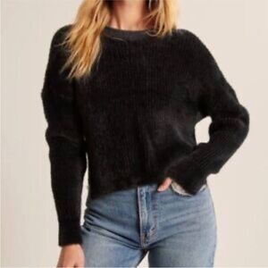 Abercrombie & Fitch Black Eyelash Crew Neck Fuzzy Sweater XS